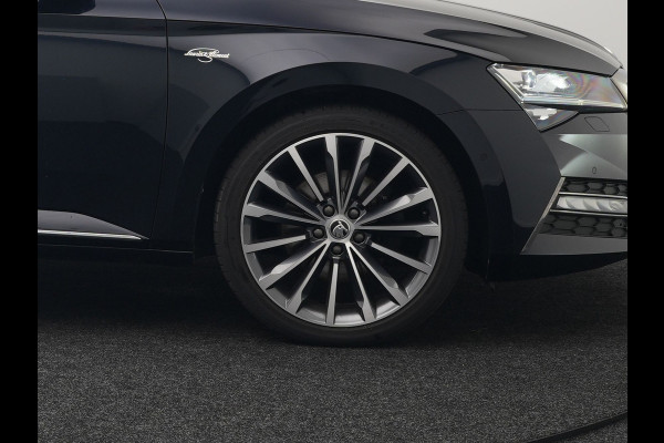 Škoda Superb Combi 1.4 TSI iV Lauren & Klement Plug In Hybrid 218pk Dealer O.H PHEV | Panodak | Adaptive Cruise | Camera | Lederen Sportstoelen Memory & Ventilatie |  Crystal LED | Apple Carplay | Lane Assist | Stoelverwarming | Navigatie |  DAB |