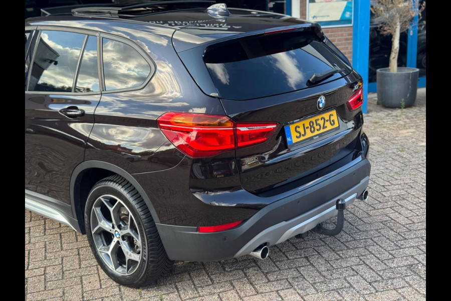 BMW X1 XDrive25i High Executive 2017 AUT PANO NAVI LEDER NAP