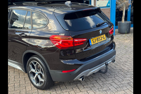BMW X1 XDrive25i High Executive 2017 AUT PANO NAVI LEDER NAP