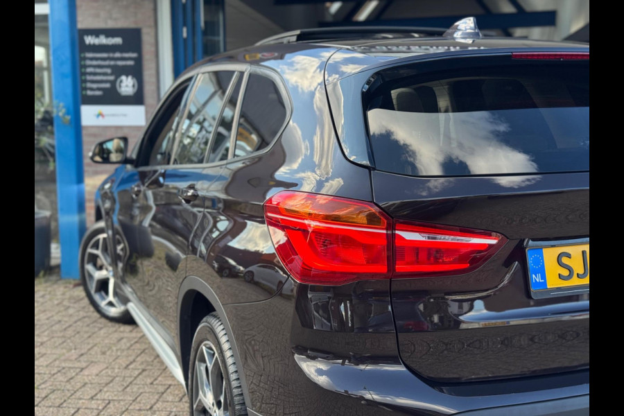 BMW X1 XDrive25i High Executive 2017 AUT PANO NAVI LEDER NAP