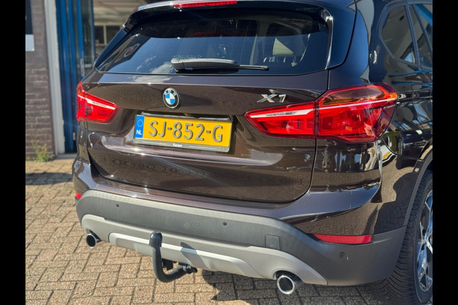 BMW X1 XDrive25i High Executive 2017 AUT PANO NAVI LEDER NAP