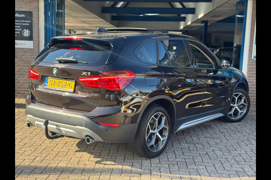 BMW X1 XDrive25i High Executive 2017 AUT PANO NAVI LEDER NAP