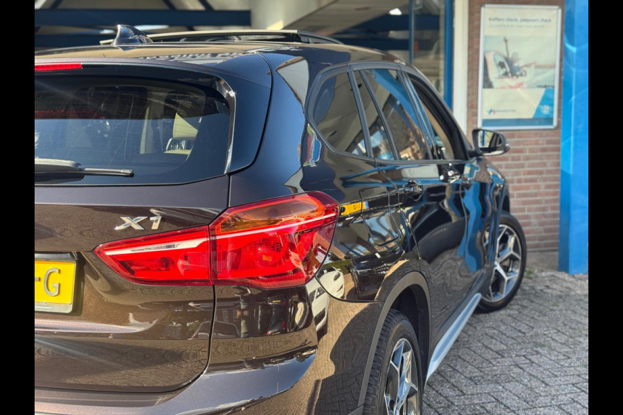 BMW X1 XDrive25i High Executive 2017 AUT PANO NAVI LEDER NAP