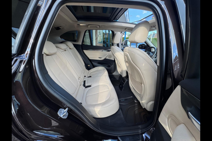 BMW X1 XDrive25i High Executive 2017 AUT PANO NAVI LEDER NAP
