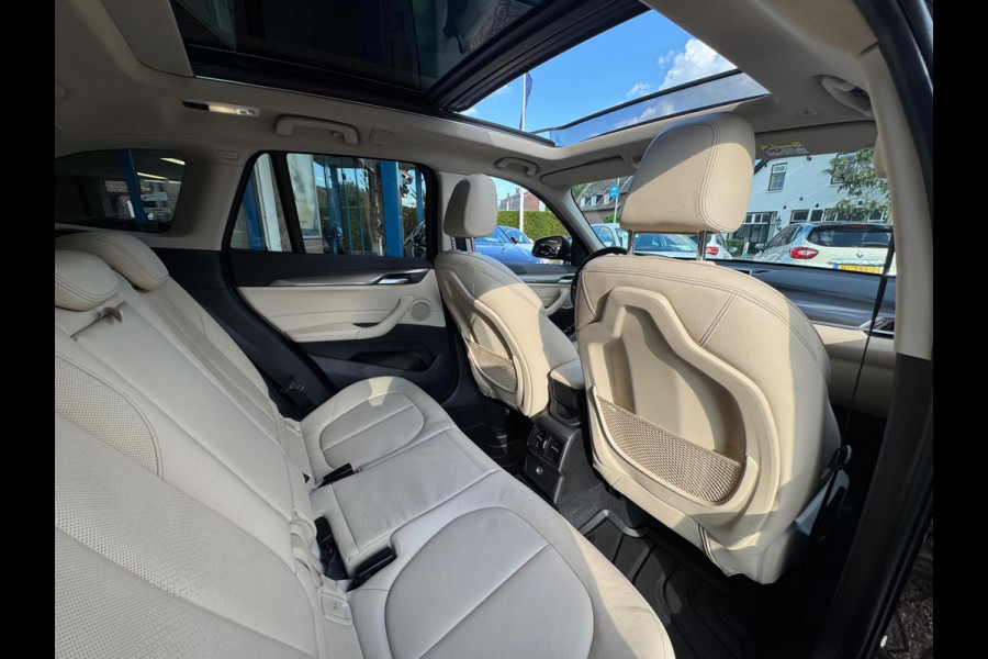 BMW X1 XDrive25i High Executive 2017 AUT PANO NAVI LEDER NAP