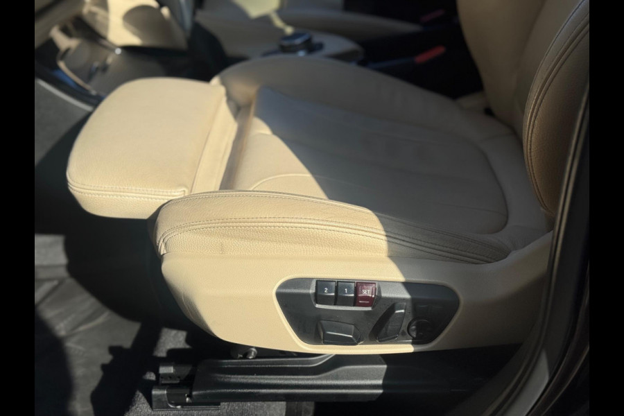 BMW X1 XDrive25i High Executive 2017 AUT PANO NAVI LEDER NAP