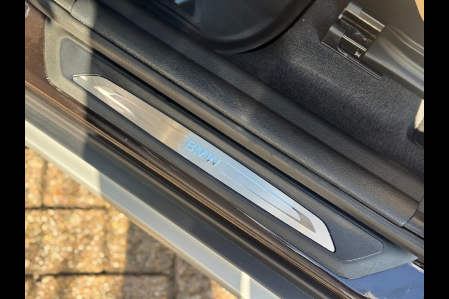BMW X1 XDrive25i High Executive 2017 AUT PANO NAVI LEDER NAP