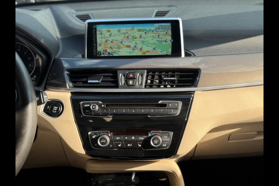BMW X1 XDrive25i High Executive 2017 AUT PANO NAVI LEDER NAP