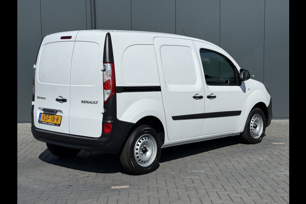 Renault Kangoo 1.5 Blue dCi 80 / RUIKT NOG NIEUW !! / 1e EIG. / !! 3.582 KM !! / 6-BAK / AIRCO / PDC / NETTE BUS