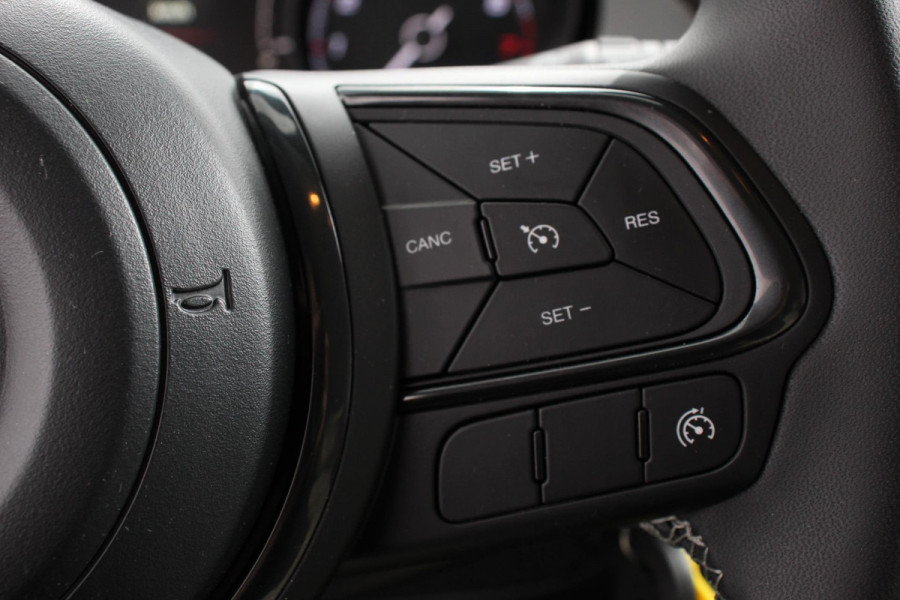 Fiat 500X Fiat 500X 1,4 Turbo 150pk Yacht Club Automaat Leder Navigatie Audio Canvas vouwdak Adaptive Cruise Control Camera Dab Led 18"Lmv Extra getint glas