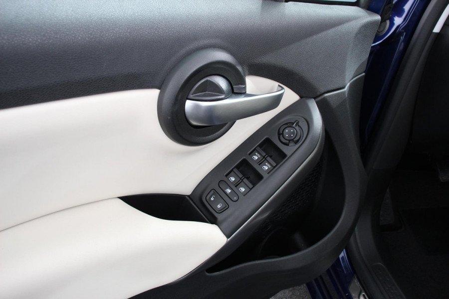 Fiat 500X Fiat 500X 1,4 Turbo 150pk Yacht Club Automaat Leder Navigatie Audio Canvas vouwdak Adaptive Cruise Control Camera Dab Led 18"Lmv Extra getint glas