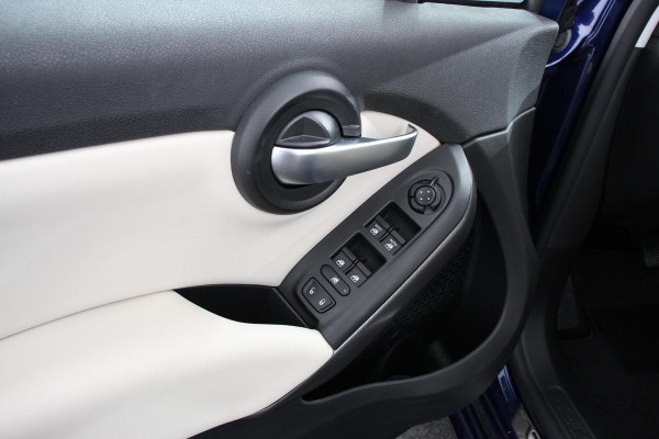 Fiat 500X Fiat 500X 1,4 Turbo 150pk Yacht Club Automaat Leder Navigatie Audio Canvas vouwdak Adaptive Cruise Control Camera Dab Led 18"Lmv Extra getint glas