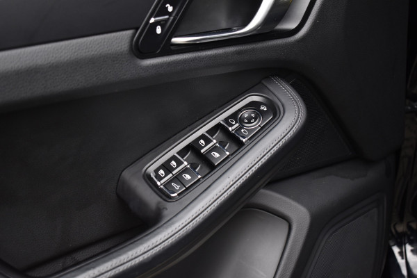 Porsche Macan 2.0 PDK | Trekhaak Elek. | Camera | Lederen Bekleding | Stoelverwarming | Lane Asist.