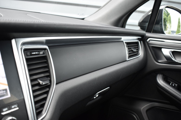 Porsche Macan 2.0 PDK | Trekhaak Elek. | Camera | Lederen Bekleding | Stoelverwarming | Lane Asist.