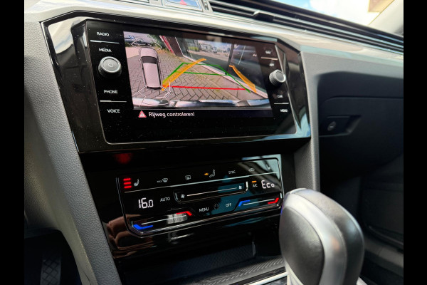 Volkswagen Passat Variant 1.4 TSI PHEV GTE Business - Automaat - Camera - Navigatie - Winterpakket