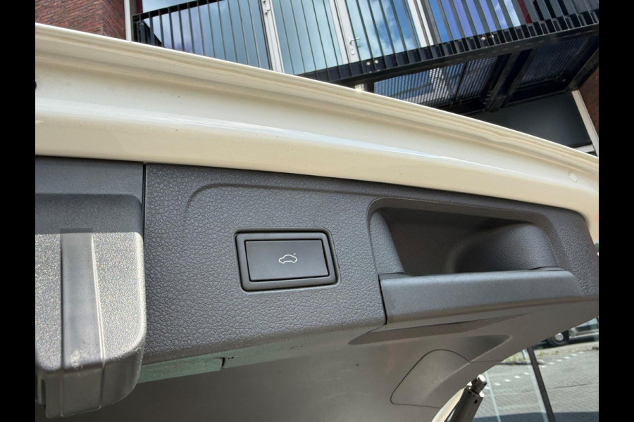 Volkswagen Passat Variant 1.4 TSI PHEV GTE Business - Automaat - Camera - Navigatie - Winterpakket