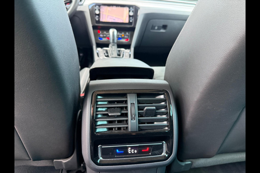 Volkswagen Passat Variant 1.4 TSI PHEV GTE Business - Automaat - Camera - Navigatie - Winterpakket