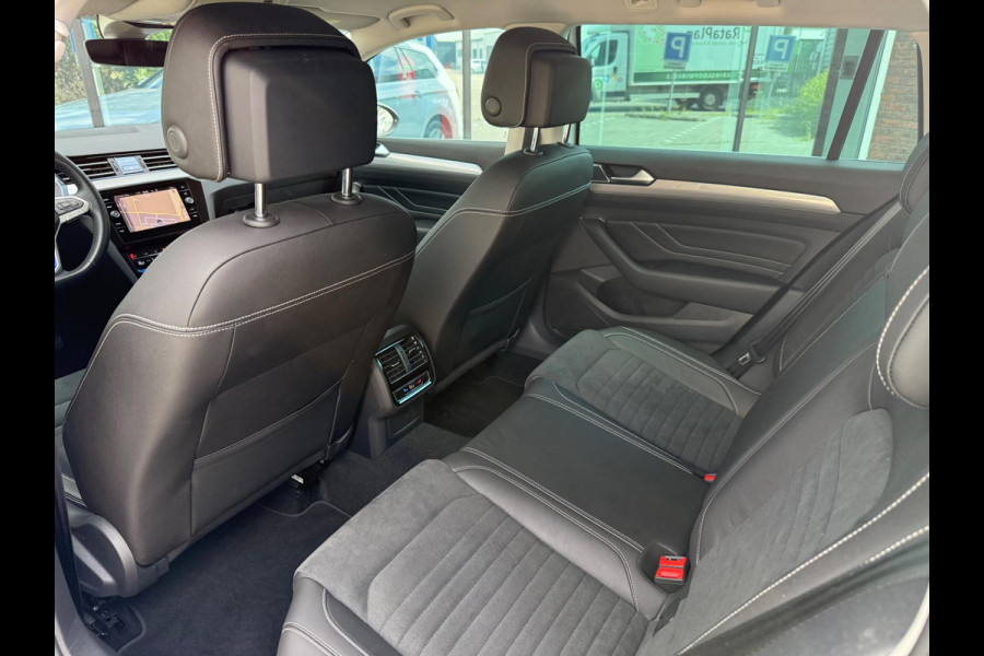 Volkswagen Passat Variant 1.4 TSI PHEV GTE Business - Automaat - Camera - Navigatie - Winterpakket