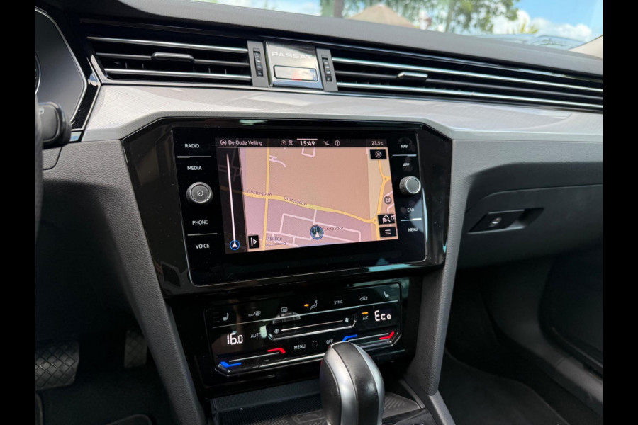 Volkswagen Passat Variant 1.4 TSI PHEV GTE Business - Automaat - Camera - Navigatie - Winterpakket