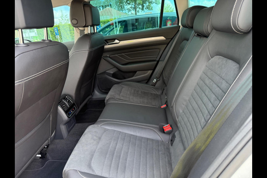 Volkswagen Passat Variant 1.4 TSI PHEV GTE Business - Automaat - Camera - Navigatie - Winterpakket