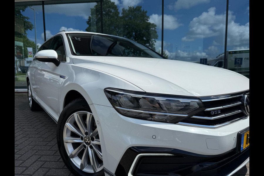 Volkswagen Passat Variant 1.4 TSI PHEV GTE Business - Automaat - Camera - Navigatie - Winterpakket