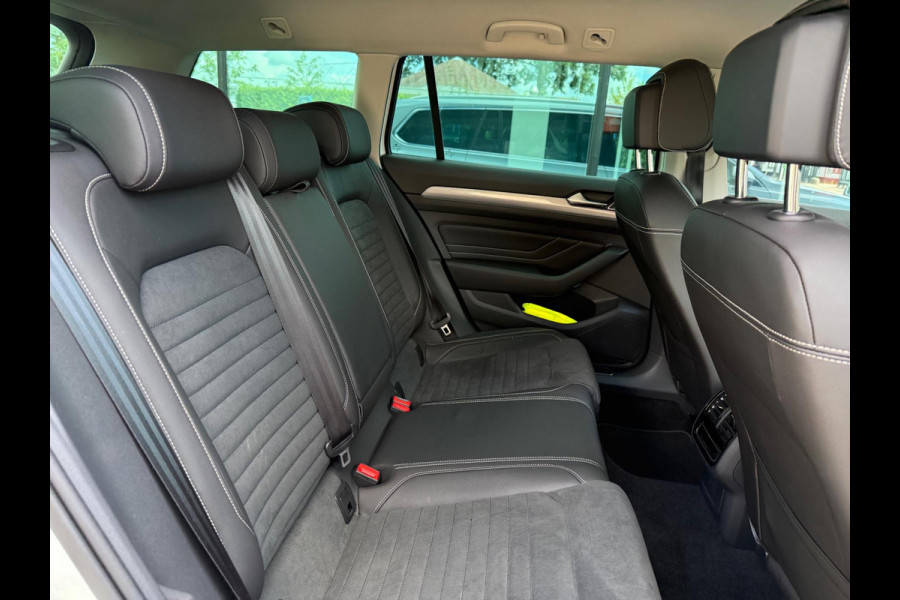 Volkswagen Passat Variant 1.4 TSI PHEV GTE Business - Automaat - Camera - Navigatie - Winterpakket