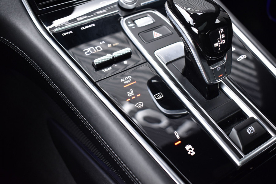 Porsche Panamera 4.0 4S 422pk | Panoramadak | 21'' Velgen | Bose | Sport Chrono | Standkachel | Camera | Comfortstoelen |