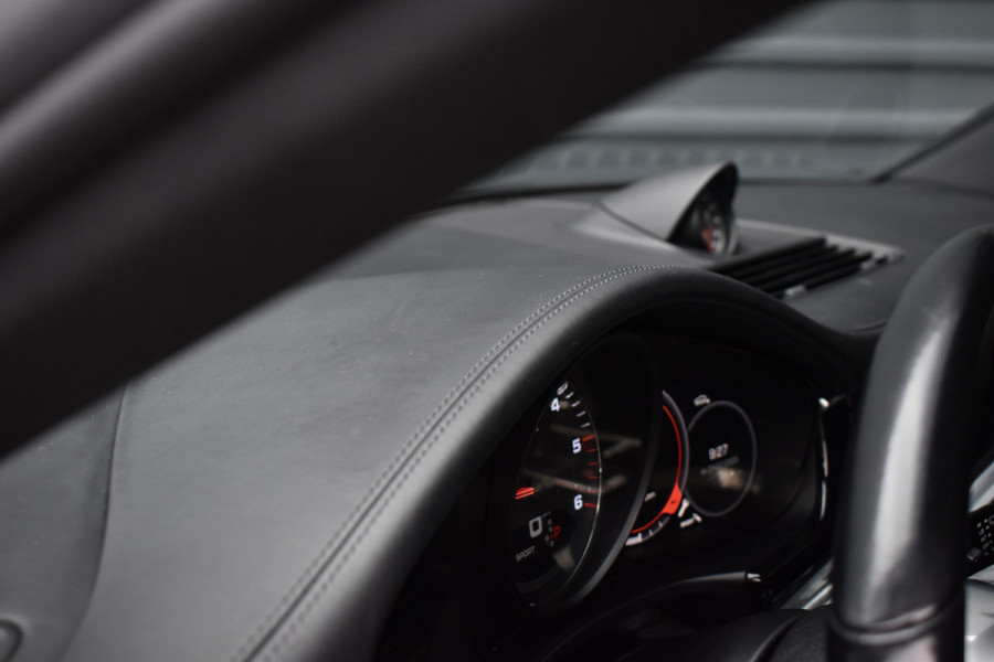 Porsche Panamera 4.0 4S 422pk | Panoramadak | 21'' Velgen | Bose | Sport Chrono | Standkachel | Camera | Comfortstoelen |