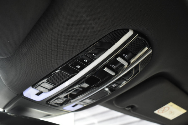 Porsche Panamera 4.0 4S 422pk | Panoramadak | 21'' Velgen | Bose | Sport Chrono | Standkachel | Camera | Comfortstoelen |