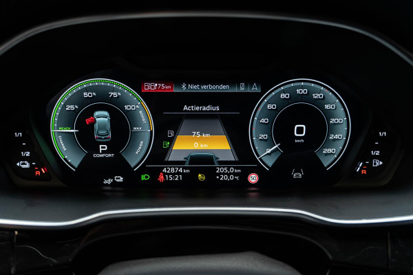 Audi Q3 45 TFSI e S edition | Pano | Keyles | Sfeer | Camera | Matrix