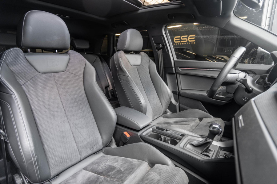 Audi Q3 45 TFSI e S edition | Pano | Keyles | Sfeer | Camera | Matrix