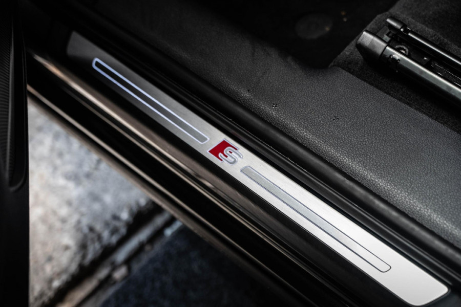 Audi Q3 45 TFSI e S edition | Pano | Keyles | Sfeer | Camera | Matrix