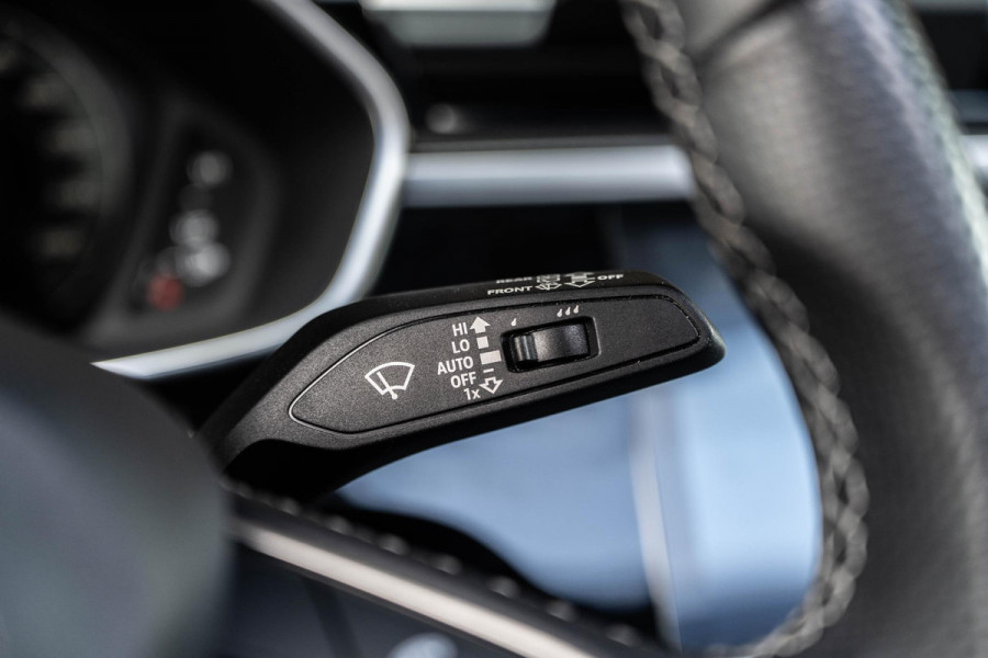 Audi Q3 45 TFSI e S edition | Pano | Keyles | Sfeer | Camera | Matrix