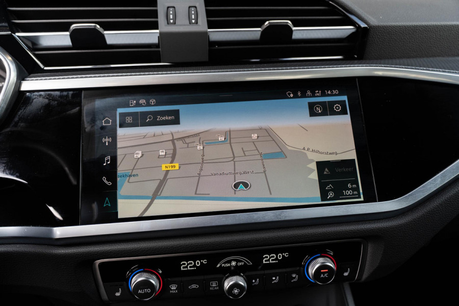 Audi Q3 45 TFSI e S edition | Pano | Keyles | Sfeer | Camera | Matrix