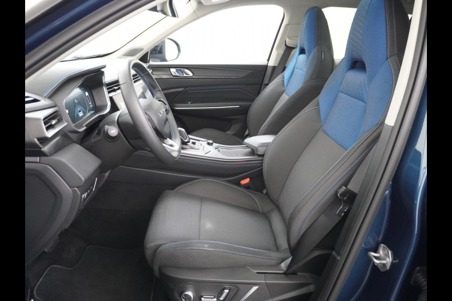 Lynk & Co 01 1.5 PHEV AUT-7 261pk Pano-Schuif-K-dak 20" 360°Camera Apple Carplay Android Auto Adaptive-Cruise Navi Pdc Ecc Keyless Led Plug-I Elek.Memory.Stoel File assistent Dodehoek detector Elektrisch bedienbare achterklep Rijstrooksensor Wifi Verkeersbord detectie 425Nm koppel 3,7kw laadvermogen A-label Euro 6 Hybride Benzine/Elektrisch rijden tot ca.69km 1.800kg trekvermogen