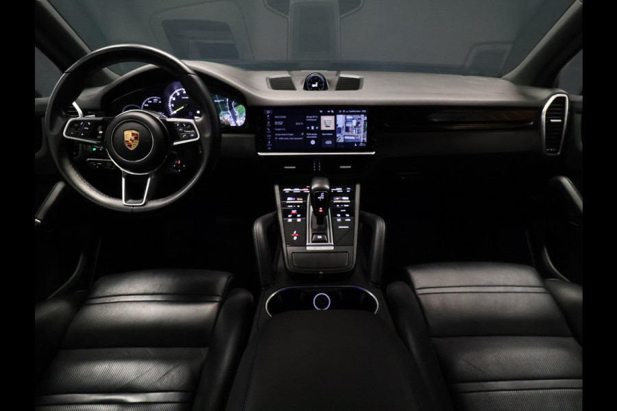 Porsche Cayenne 3.0 E-Hybrid [SPORT CHRONO, ADAPTIEVE LUCHTVERING, HEAD-UP, SOFT CLOSE, BURMESTER 3D, KEYLESS, SFEERVERLICHTING, TREKHAAK, STOELVENTILATIE, PDLS, SPORTUITLAAT, NIEUWSTAAT]