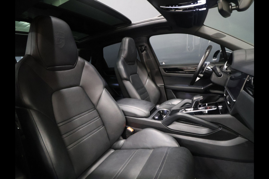 Porsche Cayenne 3.0 E-Hybrid [SPORT CHRONO, ADAPTIEVE LUCHTVERING, HEAD-UP, SOFT CLOSE, BURMESTER 3D, KEYLESS, SFEERVERLICHTING, TREKHAAK, STOELVENTILATIE, PDLS, SPORTUITLAAT, NIEUWSTAAT]