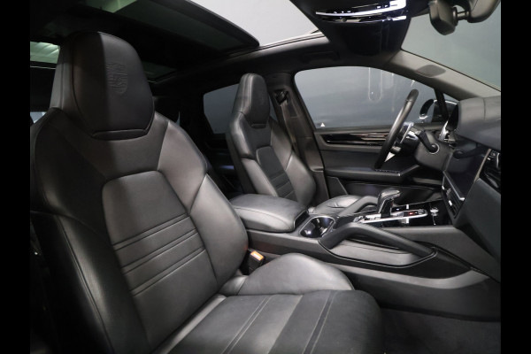 Porsche Cayenne 3.0 E-Hybrid [SPORT CHRONO, ADAPTIEVE LUCHTVERING, HEAD-UP, SOFT CLOSE, BURMESTER 3D, KEYLESS, SFEERVERLICHTING, TREKHAAK, STOELVENTILATIE, PDLS, SPORTUITLAAT, NIEUWSTAAT]