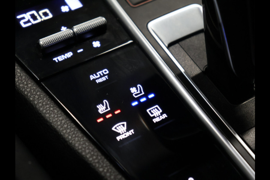 Porsche Cayenne 3.0 E-Hybrid [SPORT CHRONO, ADAPTIEVE LUCHTVERING, HEAD-UP, SOFT CLOSE, BURMESTER 3D, KEYLESS, SFEERVERLICHTING, TREKHAAK, STOELVENTILATIE, PDLS, SPORTUITLAAT, NIEUWSTAAT]