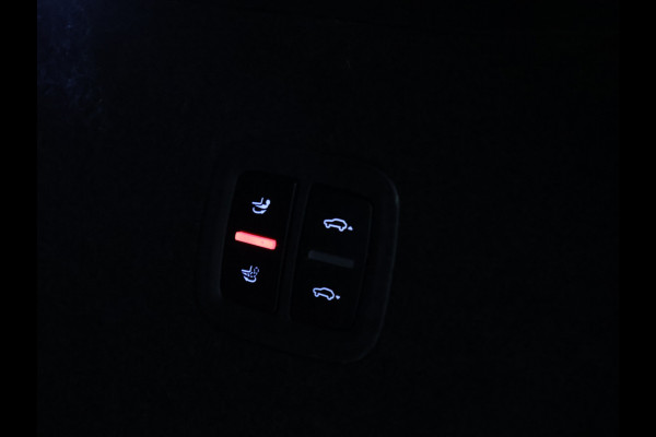 Porsche Cayenne 3.0 E-Hybrid [SPORT CHRONO, ADAPTIEVE LUCHTVERING, HEAD-UP, SOFT CLOSE, BURMESTER 3D, KEYLESS, SFEERVERLICHTING, TREKHAAK, STOELVENTILATIE, PDLS, SPORTUITLAAT, NIEUWSTAAT]