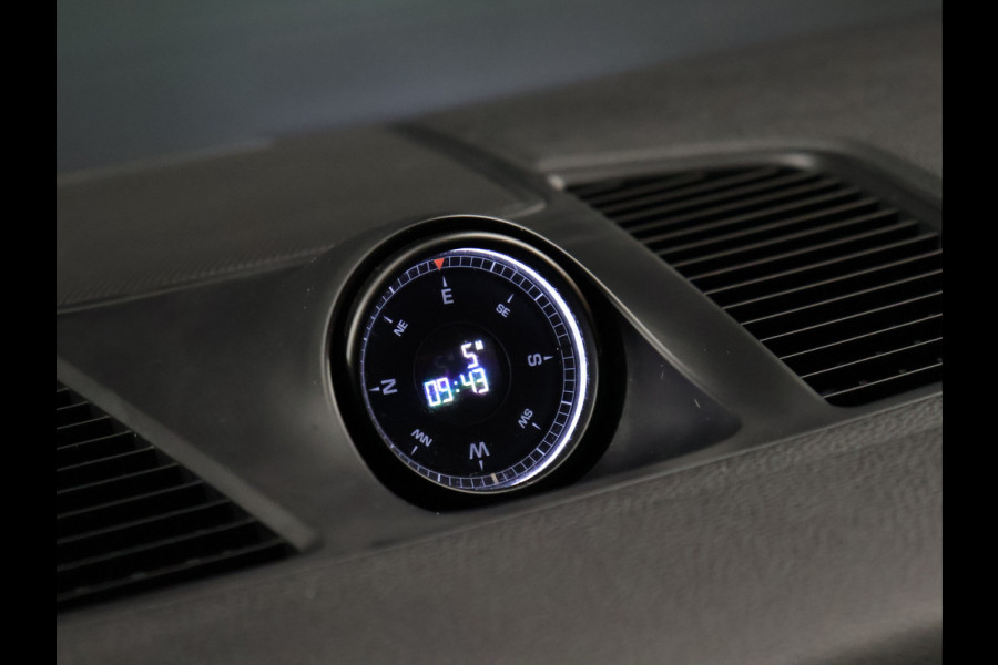 Porsche Cayenne 3.0 E-Hybrid [SPORT CHRONO, ADAPTIEVE LUCHTVERING, HEAD-UP, SOFT CLOSE, BURMESTER 3D, KEYLESS, SFEERVERLICHTING, TREKHAAK, STOELVENTILATIE, PDLS, SPORTUITLAAT, NIEUWSTAAT]