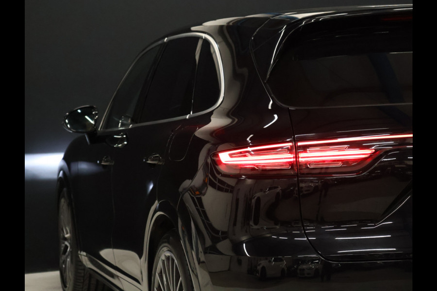 Porsche Cayenne 3.0 E-Hybrid [SPORT CHRONO, ADAPTIEVE LUCHTVERING, HEAD-UP, SOFT CLOSE, BURMESTER 3D, KEYLESS, SFEERVERLICHTING, TREKHAAK, STOELVENTILATIE, PDLS, SPORTUITLAAT, NIEUWSTAAT]