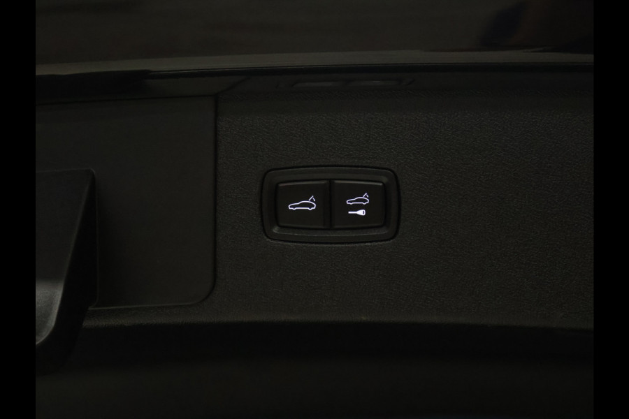 Porsche Cayenne 3.0 E-Hybrid [SPORT CHRONO, ADAPTIEVE LUCHTVERING, HEAD-UP, SOFT CLOSE, BURMESTER 3D, KEYLESS, SFEERVERLICHTING, TREKHAAK, STOELVENTILATIE, PDLS, SPORTUITLAAT, NIEUWSTAAT]
