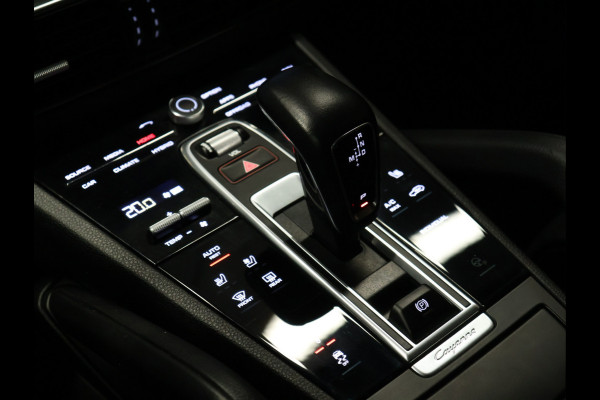 Porsche Cayenne 3.0 E-Hybrid [SPORT CHRONO, ADAPTIEVE LUCHTVERING, HEAD-UP, SOFT CLOSE, BURMESTER 3D, KEYLESS, SFEERVERLICHTING, TREKHAAK, STOELVENTILATIE, PDLS, SPORTUITLAAT, NIEUWSTAAT]