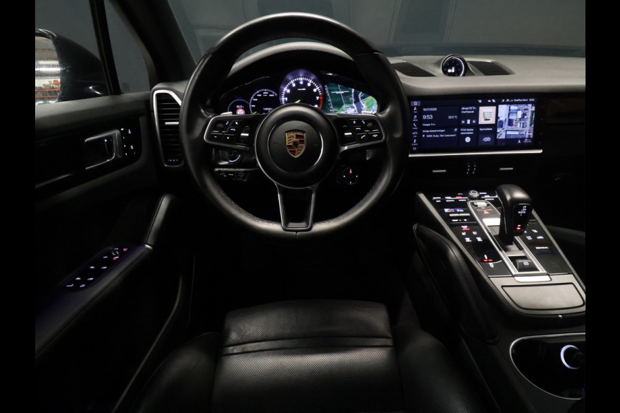 Porsche Cayenne 3.0 E-Hybrid [SPORT CHRONO, ADAPTIEVE LUCHTVERING, HEAD-UP, SOFT CLOSE, BURMESTER 3D, KEYLESS, SFEERVERLICHTING, TREKHAAK, STOELVENTILATIE, PDLS, SPORTUITLAAT, NIEUWSTAAT]