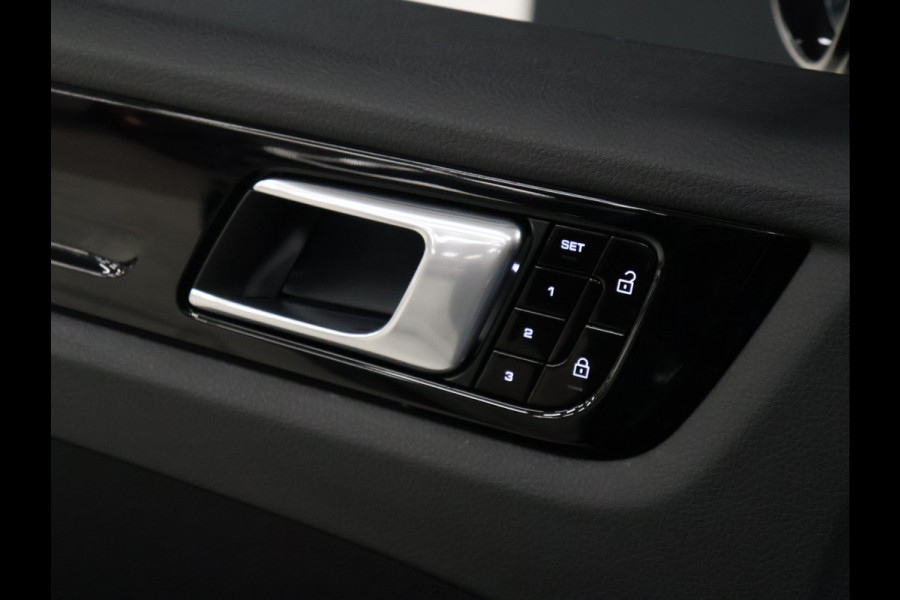 Porsche Cayenne 3.0 E-Hybrid [SPORT CHRONO, ADAPTIEVE LUCHTVERING, HEAD-UP, SOFT CLOSE, BURMESTER 3D, KEYLESS, SFEERVERLICHTING, TREKHAAK, STOELVENTILATIE, PDLS, SPORTUITLAAT, NIEUWSTAAT]