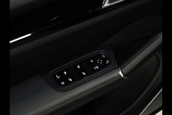 Porsche Cayenne 3.0 E-Hybrid [SPORT CHRONO, ADAPTIEVE LUCHTVERING, HEAD-UP, SOFT CLOSE, BURMESTER 3D, KEYLESS, SFEERVERLICHTING, TREKHAAK, STOELVENTILATIE, PDLS, SPORTUITLAAT, NIEUWSTAAT]