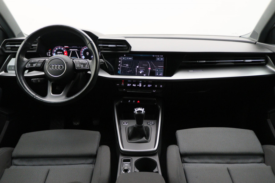Audi A3 Sportback 30 TFSI Business edition Virtual Cockpit, Climate, Cruise, Apple Carplay, DAB, LED, Trekhaak, 17''