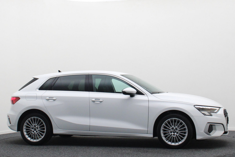 Audi A3 Sportback 30 TFSI Business edition Virtual Cockpit, Climate, Cruise, Apple Carplay, DAB, LED, Trekhaak, 17''