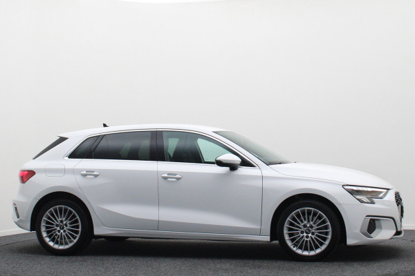 Audi A3 Sportback 30 TFSI Business edition Virtual Cockpit, Climate, Cruise, Apple Carplay, DAB, LED, Trekhaak, 17''